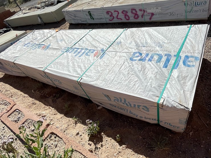 #4346-•-(appx.-308-pieces)-allura-6-¼"-primed-fiber-cement-smooth-lap-siding-image-3