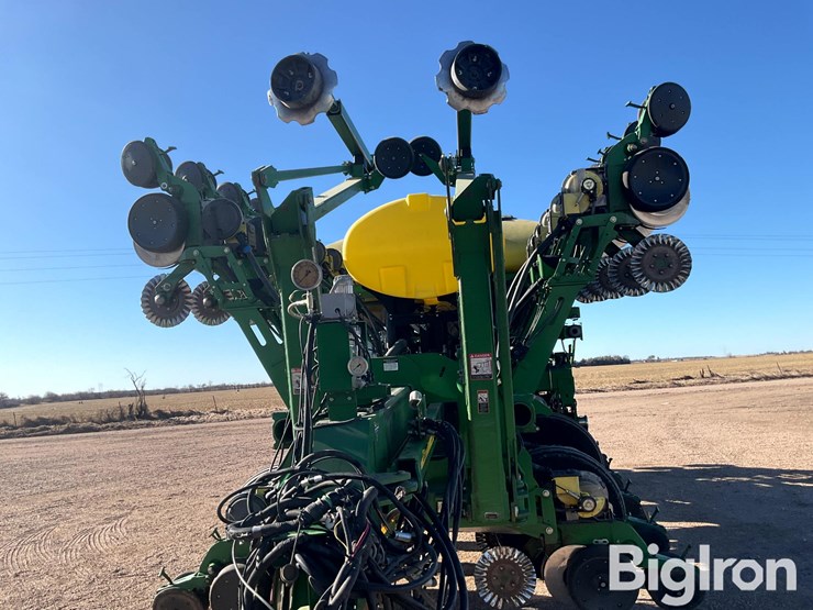 john-deere-1790-image-2