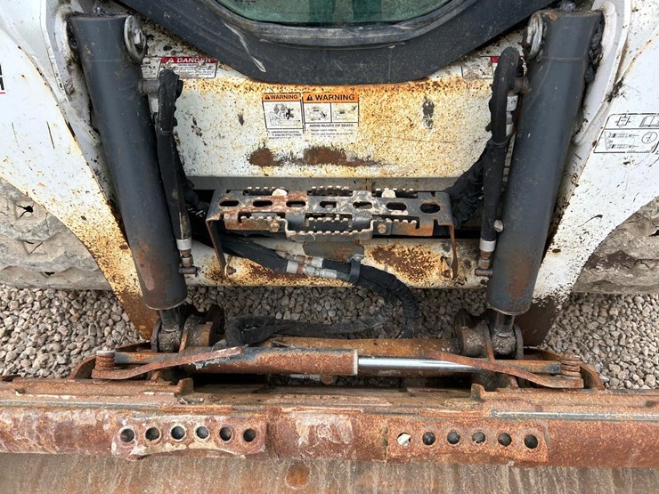 2019-bobcat-t595-image-10