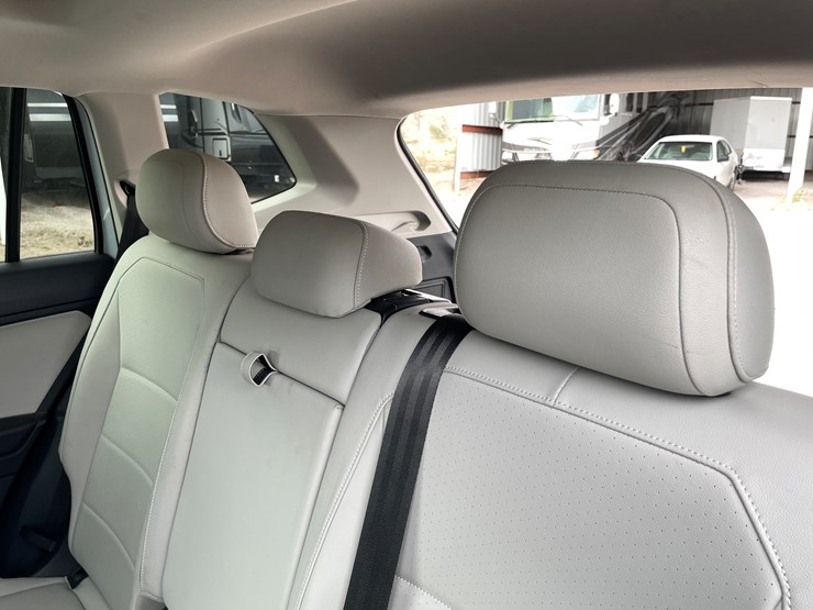 2019-volkswagen-tiguan-se-image-49