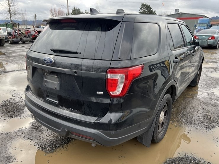 2018-ford-explorer-image-4