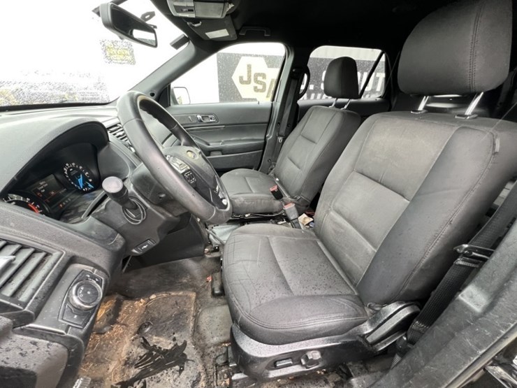 2018-ford-explorer-image-22