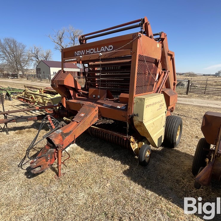 NEW HOLLAND 852