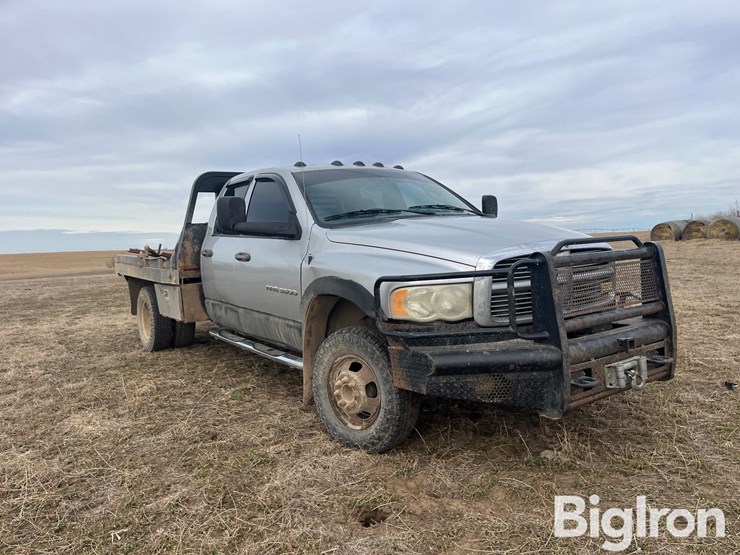 2004-dodge-3500-image-3