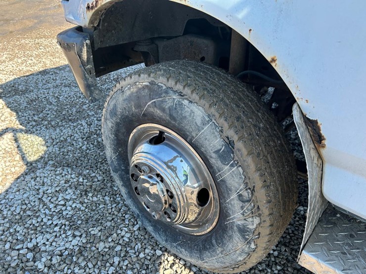 1994-ford-f550-image-15