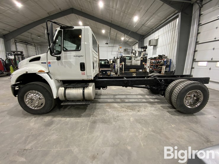 2014-international-durastar-4400-image-8