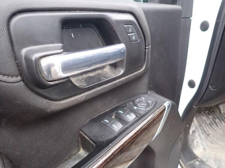 2022-gmc-2500hd-image-6