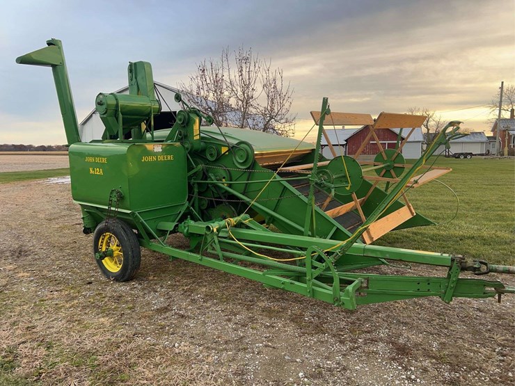john-deere-no.-12a-pull-type-combine-image-7