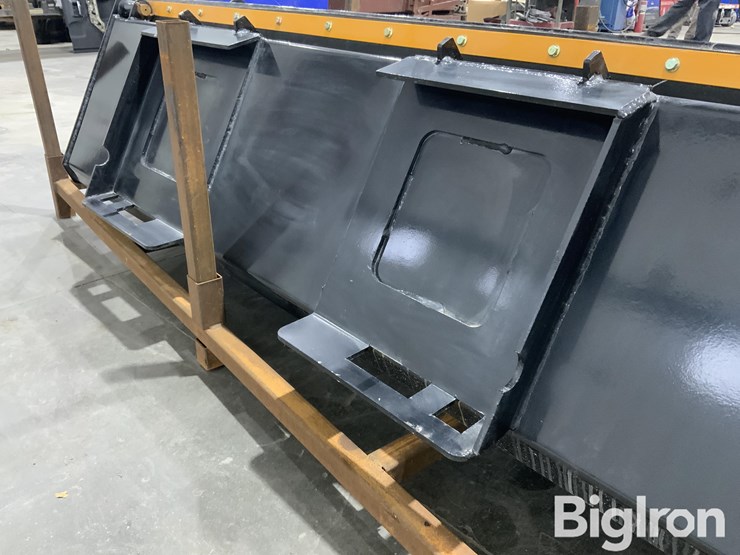 2025-massey-ferguson-730-image-10