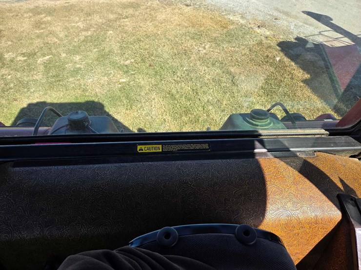 ih-5288-tractor-image-55