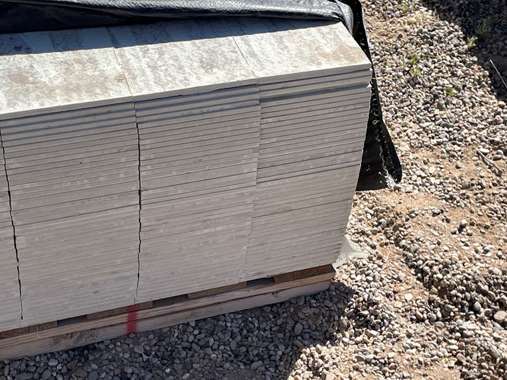 #4341-•-(appx.-308-pieces)-allura-6-¼"-primed-fiber-cement-smooth-lap-siding-image-9