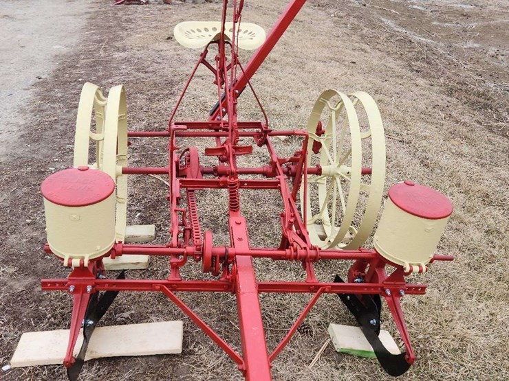 blackhawk-115-two-row-planter-image-4