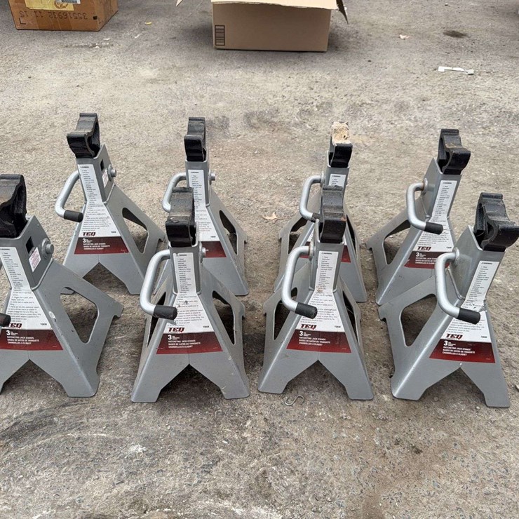 (8) 3 Ton Jack Stands