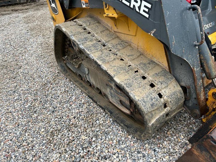 2019-deere-317g-image-12