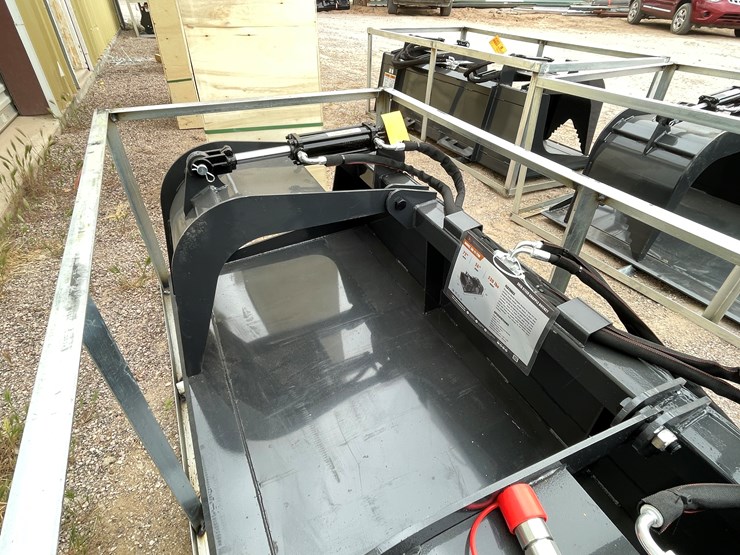#4365-•-unused-2026-wolverine-skid-steer-grapple-bucket-attachment-image-9