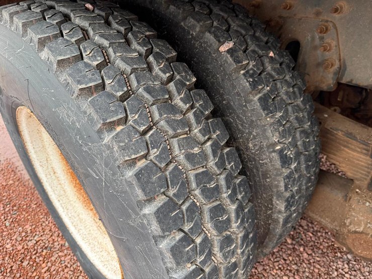 international-7600-image-14