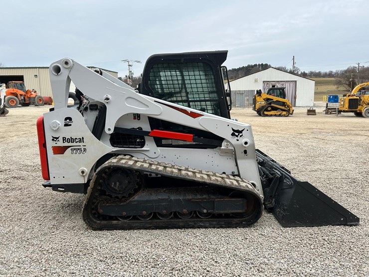 2022-bobcat-t770-image-5