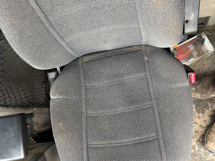 2012-volvo-l60g-image-17