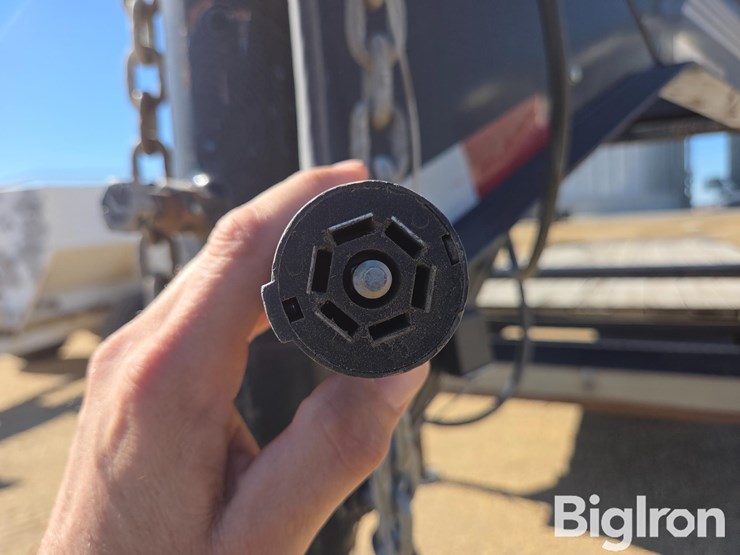 2008-titan-trailer-image-12