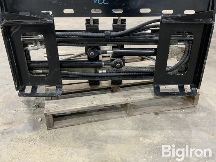 2025-massey-ferguson-730-image-10