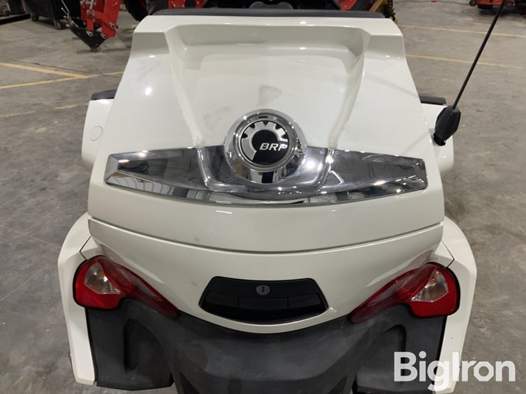 2011-massey-ferguson-730-image-18