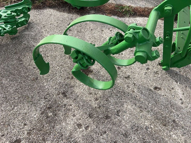 john-deere-one-row-mounted-cultivator-image-18