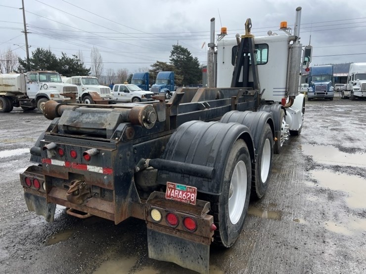 1996-peterbilt-378-image-4