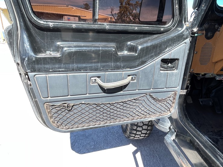 1994-jeep-wrangler-image-12