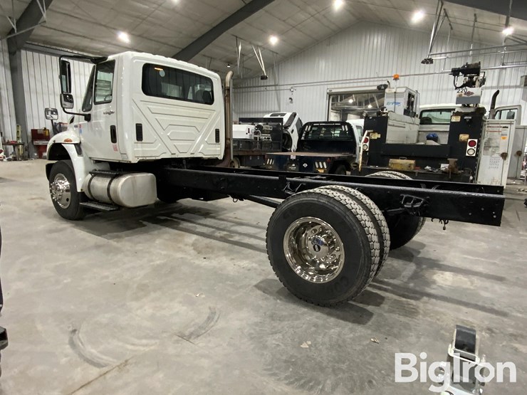 2014-international-durastar-4400-image-7