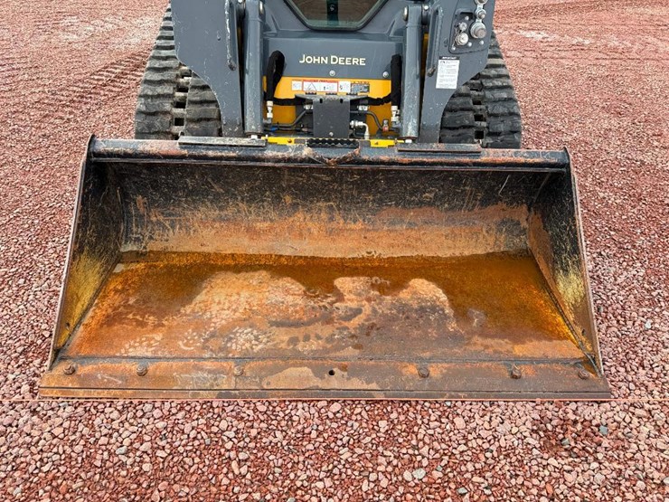 2020-deere-317g-image-16