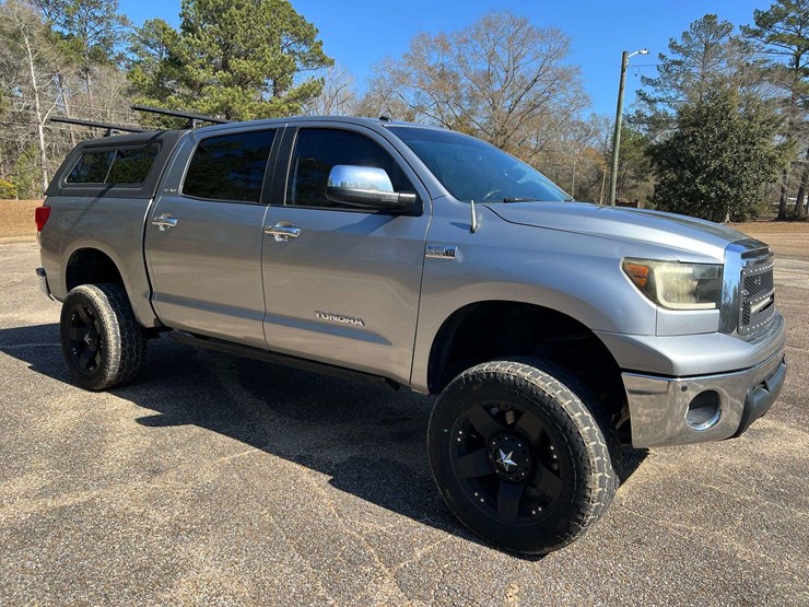 2010-toyota-tundra-image-4