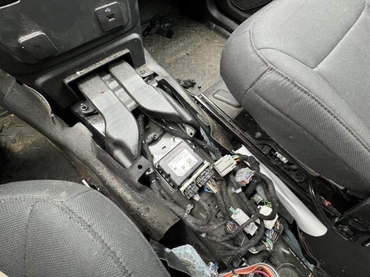 2020-ford-explorer-image-31