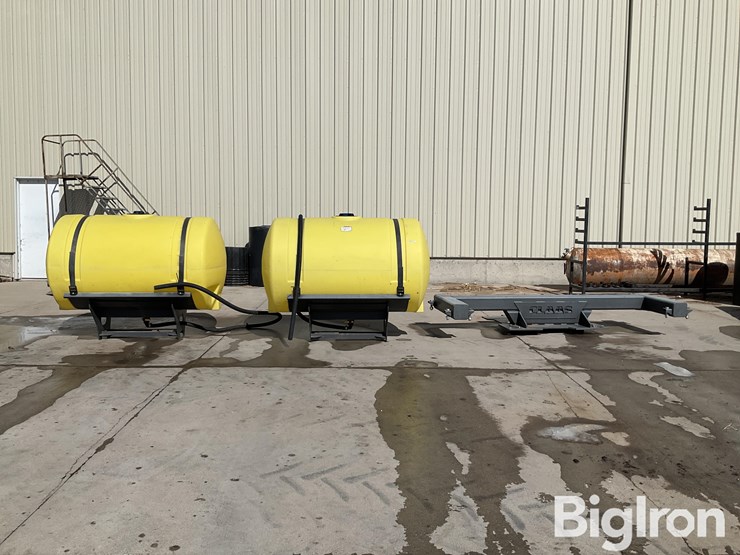 claas-rear-deck-mount-saddle-tanks-image-2