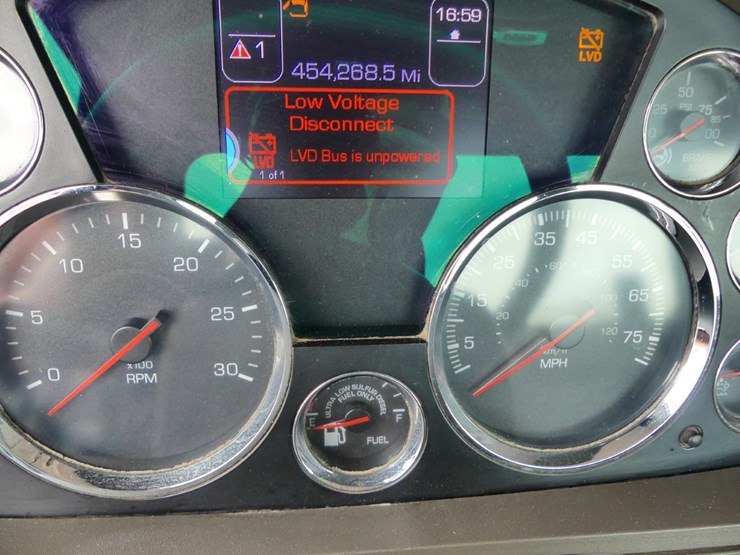 2017-kenworth-t680-image-14