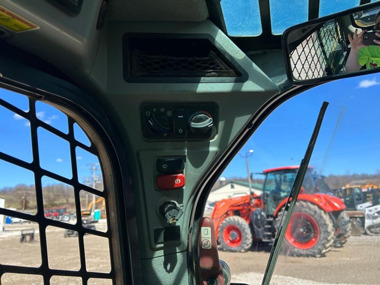 2022-caterpillar-299d3xps-skid-steer-loader-image-24