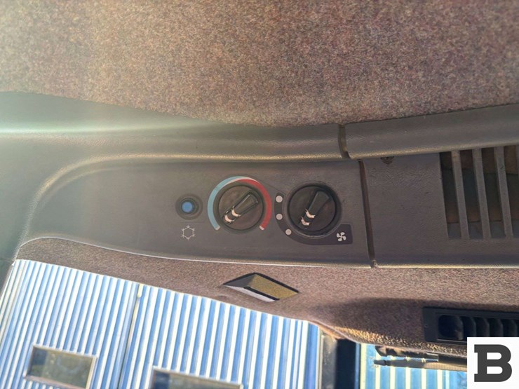 1995-challenger-45-image-37