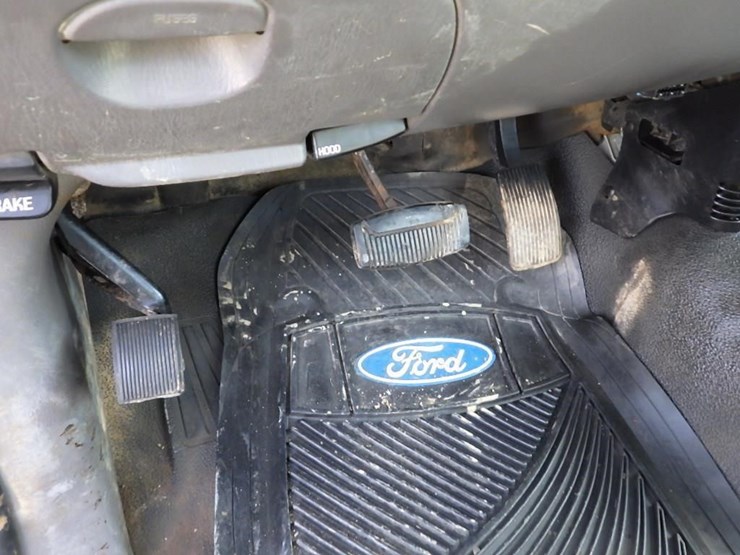 2004-ford-f150-image-19