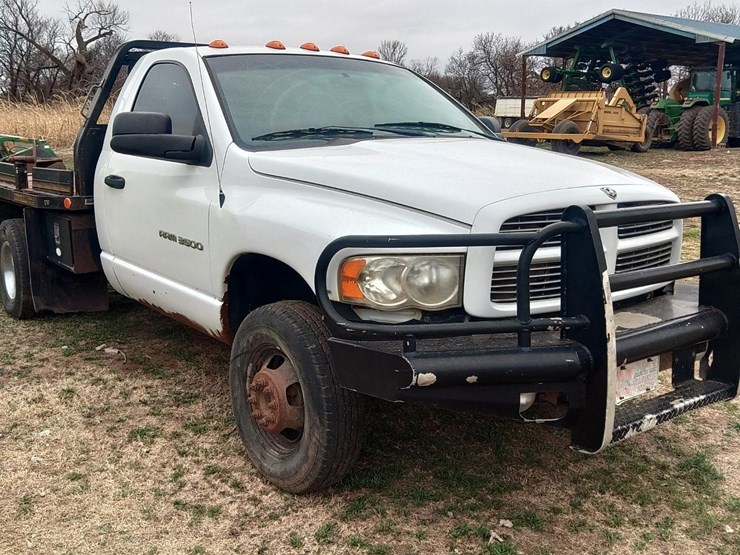 2005-dodge-ram-3500-image-3