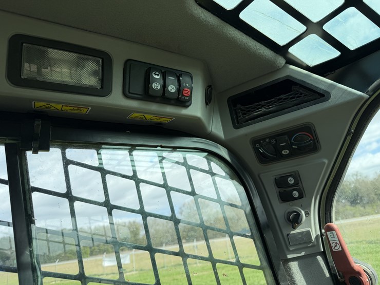 2017-caterpillar-259d-image-14