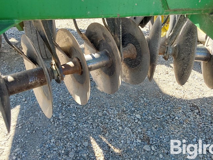 john-deere-630-image-9