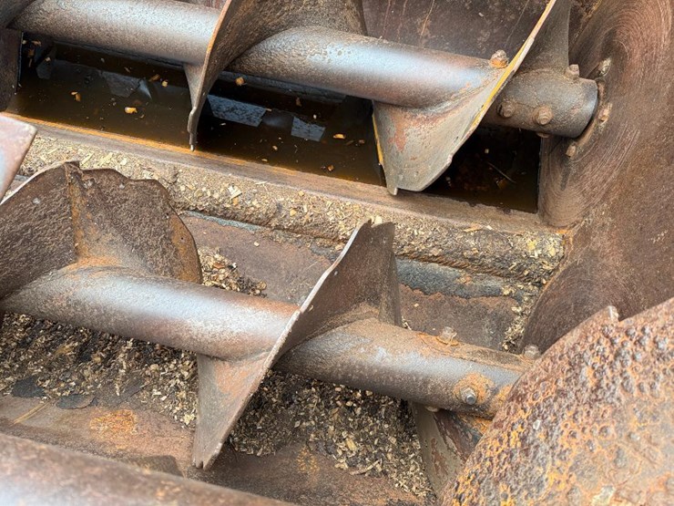 international-7600-image-82