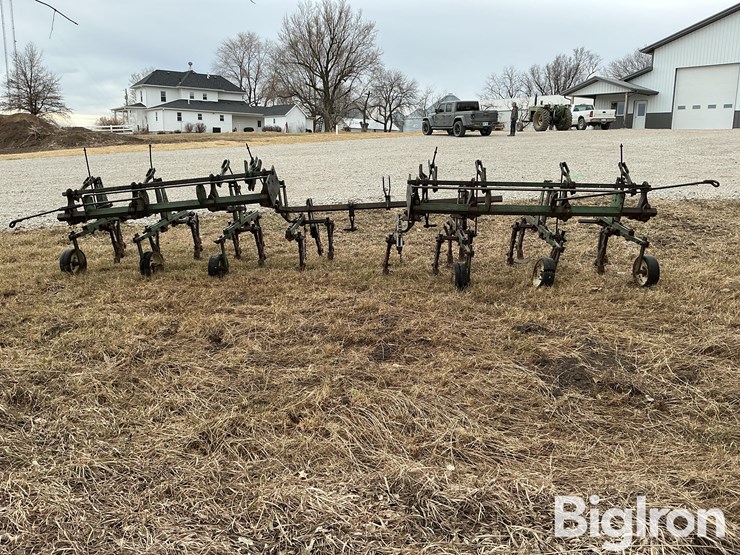 john-deere-front-mounted-cultivator-image-6