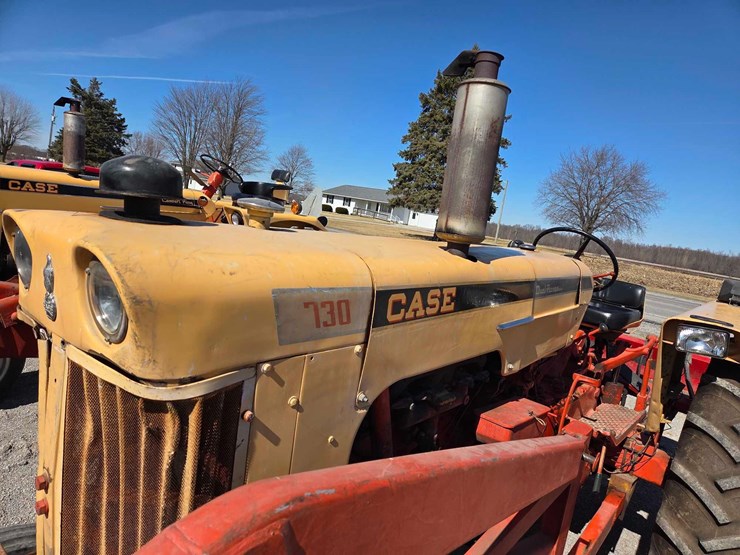 case-730-tractor-image-24