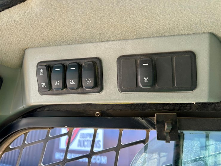 2022-caterpillar-299d3xps-skid-steer-loader-image-23