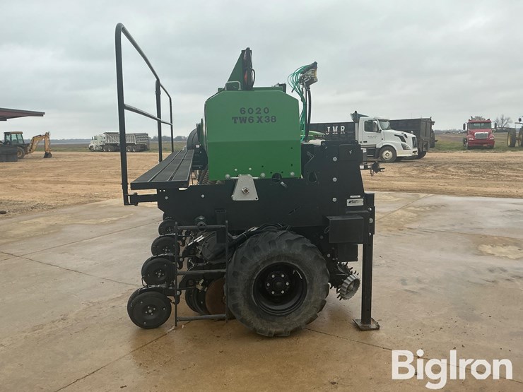 crust-buster-6020-image-4