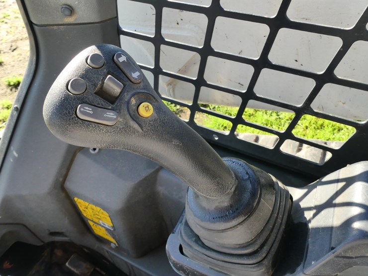 2021-bobcat-t76-image-14