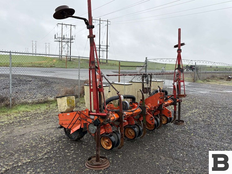 allis-chalmers-corn-planter---pasco,-wa-image-2