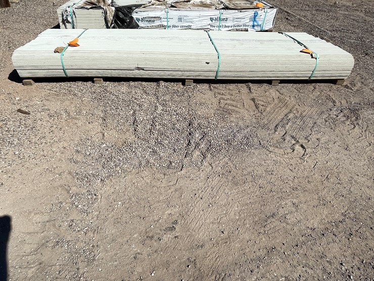 #4338-•-(appx.-150-pieces)-allura-6-¼"-primed-fiber-cement-traditional-cedar-siding-image-4