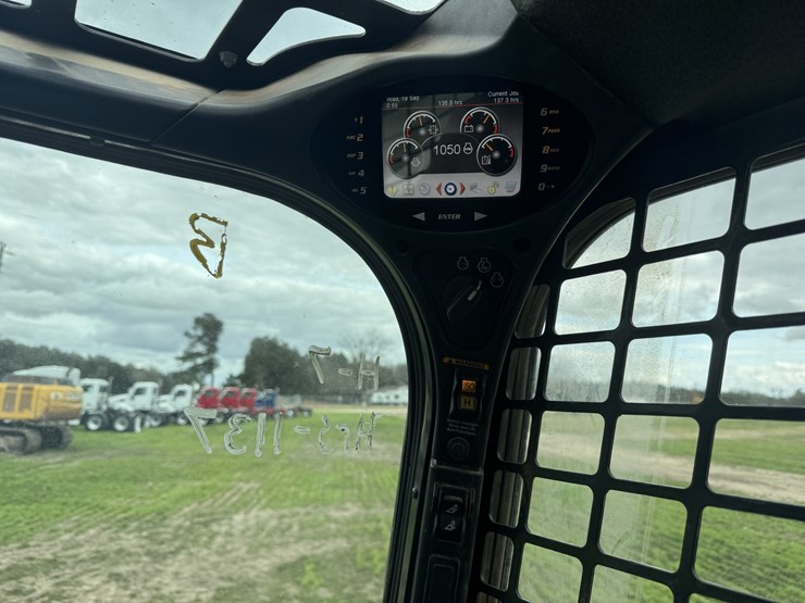 2023-bobcat-t770-image-14