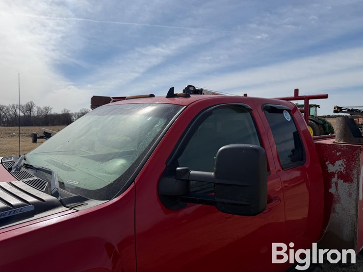 2011-chevrolet-3500-image-14